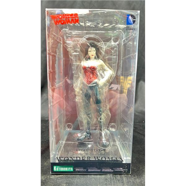WONDER WOMAN ARTFX STATUE IN BOX