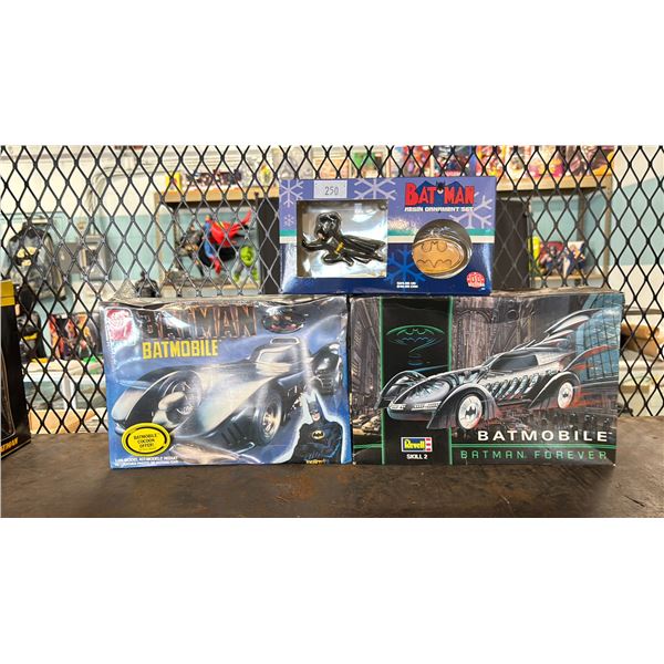 ASSORTED BATMAN COLLECTIBLES