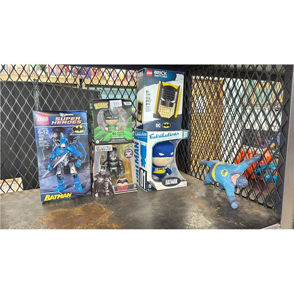 ASSORTED BATMAN COLLECTIBLES