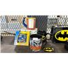 Image 2 : ASSORTED BATMAN COLLECTIBLES