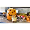 Image 2 : ASSORTED HALLOWEEN DECOR