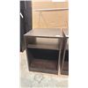 Image 2 : 2 OPEN SHELF NIGHTSTANDS