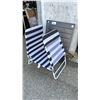 Image 2 : FOLDING PATIO TABLE & DAMAGE PATIO LOUNGE CHAIR
