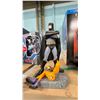 Image 2 : SHELF OF ASSORTED DC STATUES WITH PIECES BROKEN