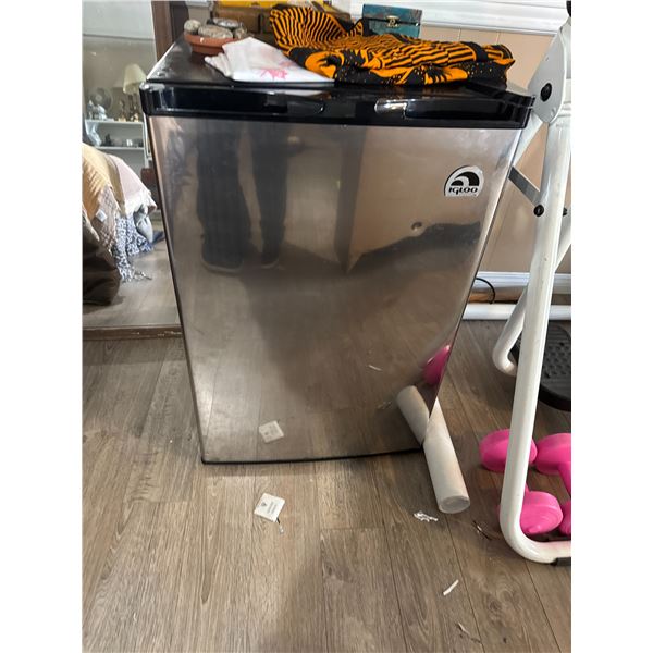 Igloo mini fridge