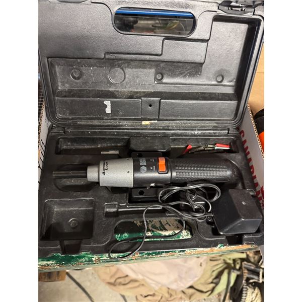 Rechargeable screw driver