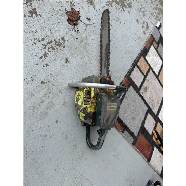 Pioneer P50 chainsaw