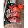 Image 1 : Gas cans