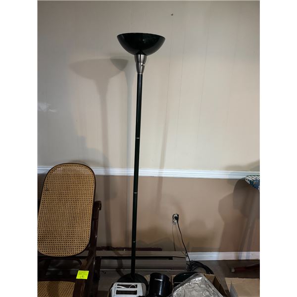 Floor lamp