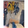 Image 1 : Extension cords and light