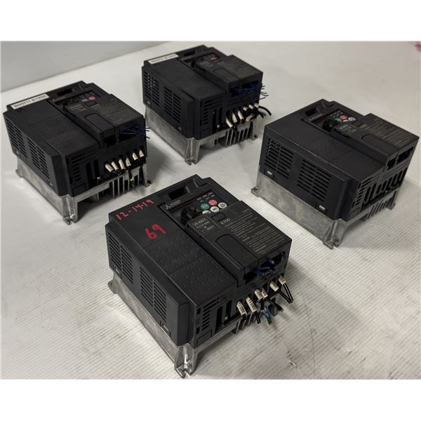 (4) Mitsubishi #FR-E740-026SC-NA Inverters