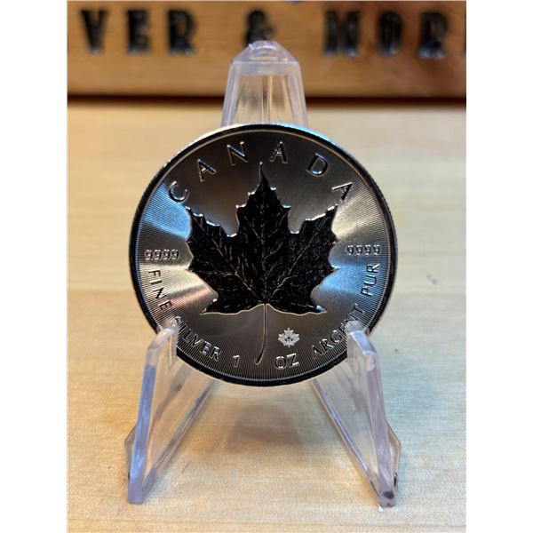 Lot 15-1) 1 oz Canadian Maple 2022 Silver