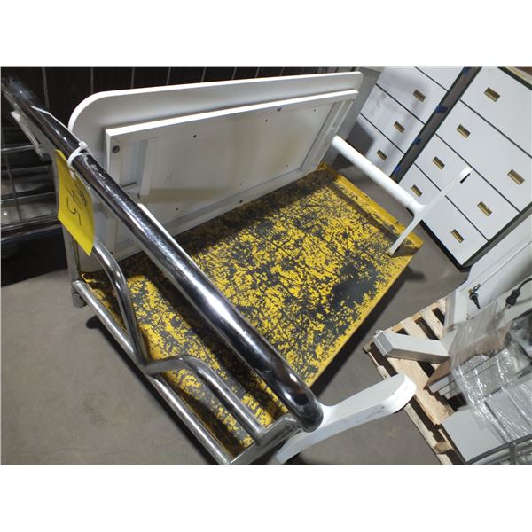 Moving Cart On Wheels w/ 1 5ft Table