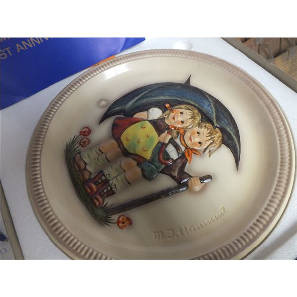 1975 Hummel Anniversary Collector Plate " Stormy Weather"