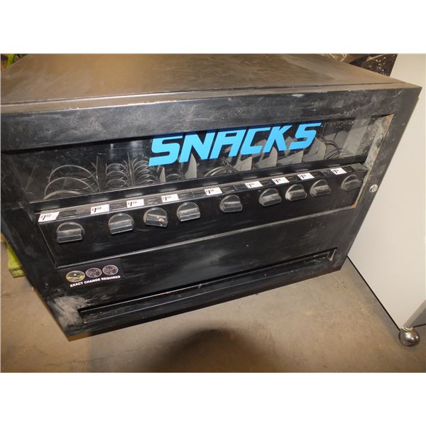 Small Vending Machine w/ Key