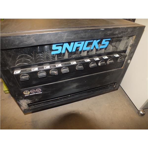 Small Vending Machine w/ Key