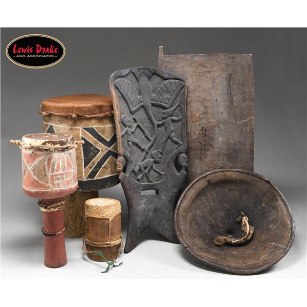 6 AFRICAN DRUMS AND ARTISTIC OBJECTS.