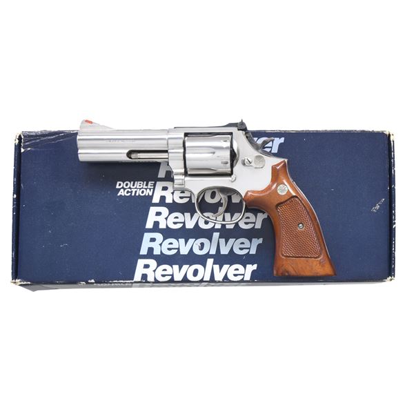 SMITH & WESSON MODEL 586 DA REVOLVER.