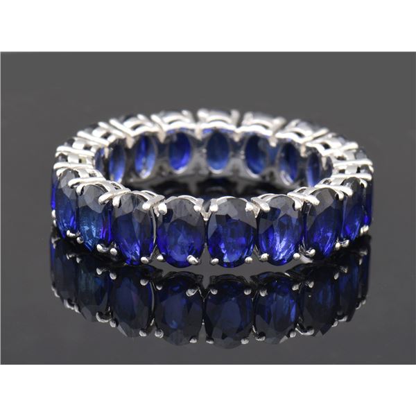 LOVELY 14K WHITE GOLD SAPPHIRE RING.