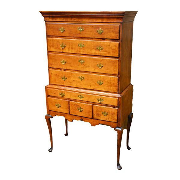 QUEEN ANNE MAPLE HIGHBOY.