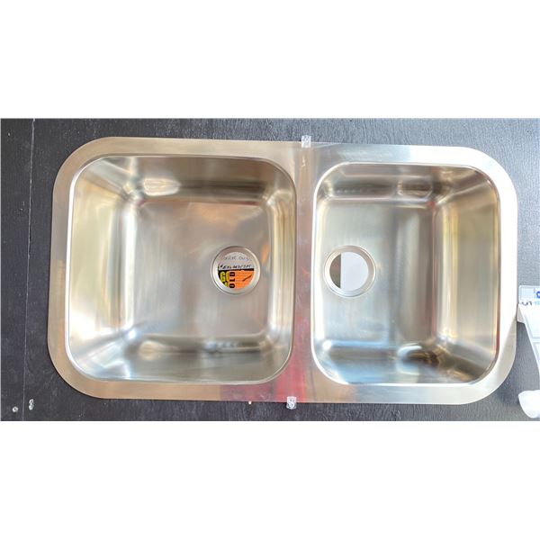 GROUP OF 3 TEKA 125049 STAINLESS STEEL UNDERMOUNT DOUBLE SINK