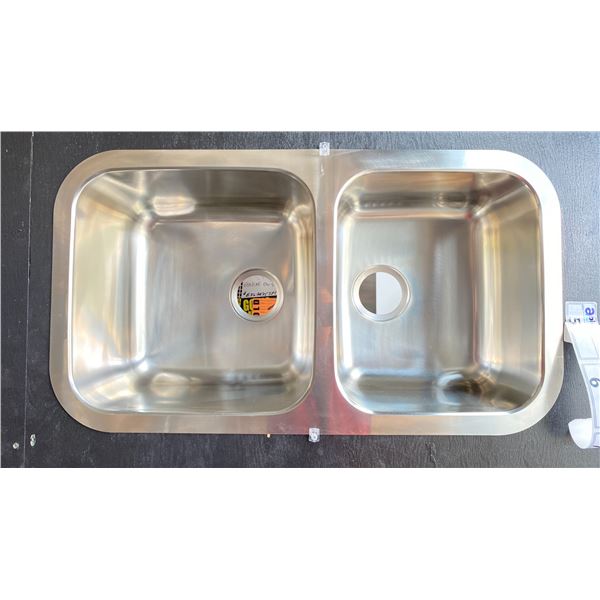 GROUP OF 3 TEKA 125049 STAINLESS STEEL UNDERMOUNT DOUBLE SINK