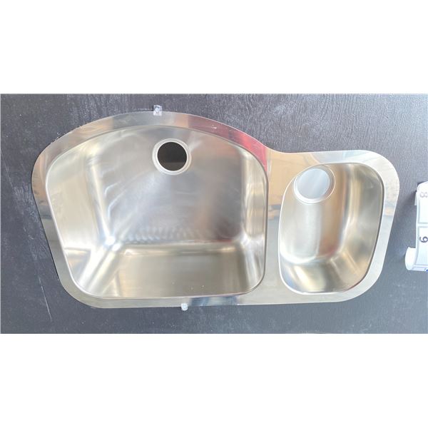 GROUP OF 3 TEKA 125104 STAINLESS STEEL UNDERMOUNT DOUBLE SINK