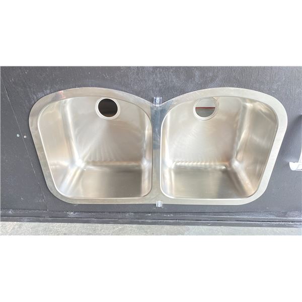 GROUP OF 3 TEKA  125068 STAINLESS STEEL UNDERMOUNT DOUBLE SINK