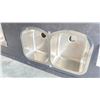 Image 2 : GROUP OF 3 TEKA 125068 STAINLESS STEEL UNDERMOUNT DOUBLE SINK