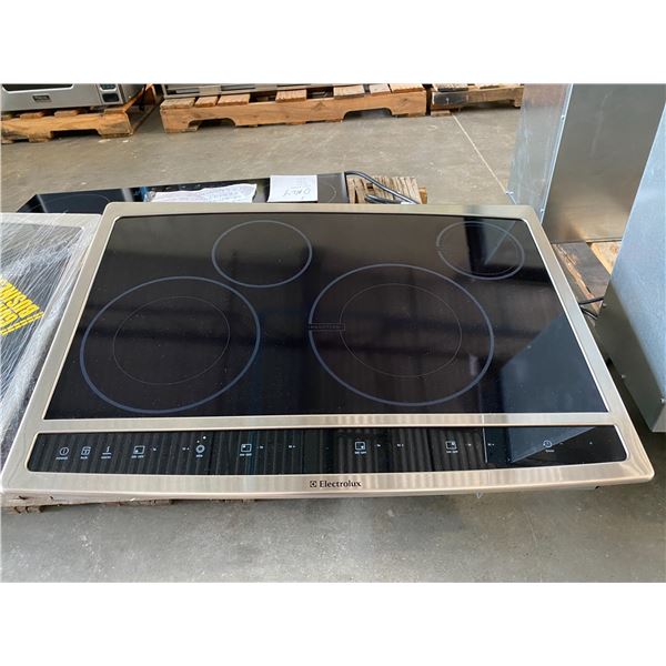 ELECTROLUX EW30CC55GS INDUCTION COOKTOP