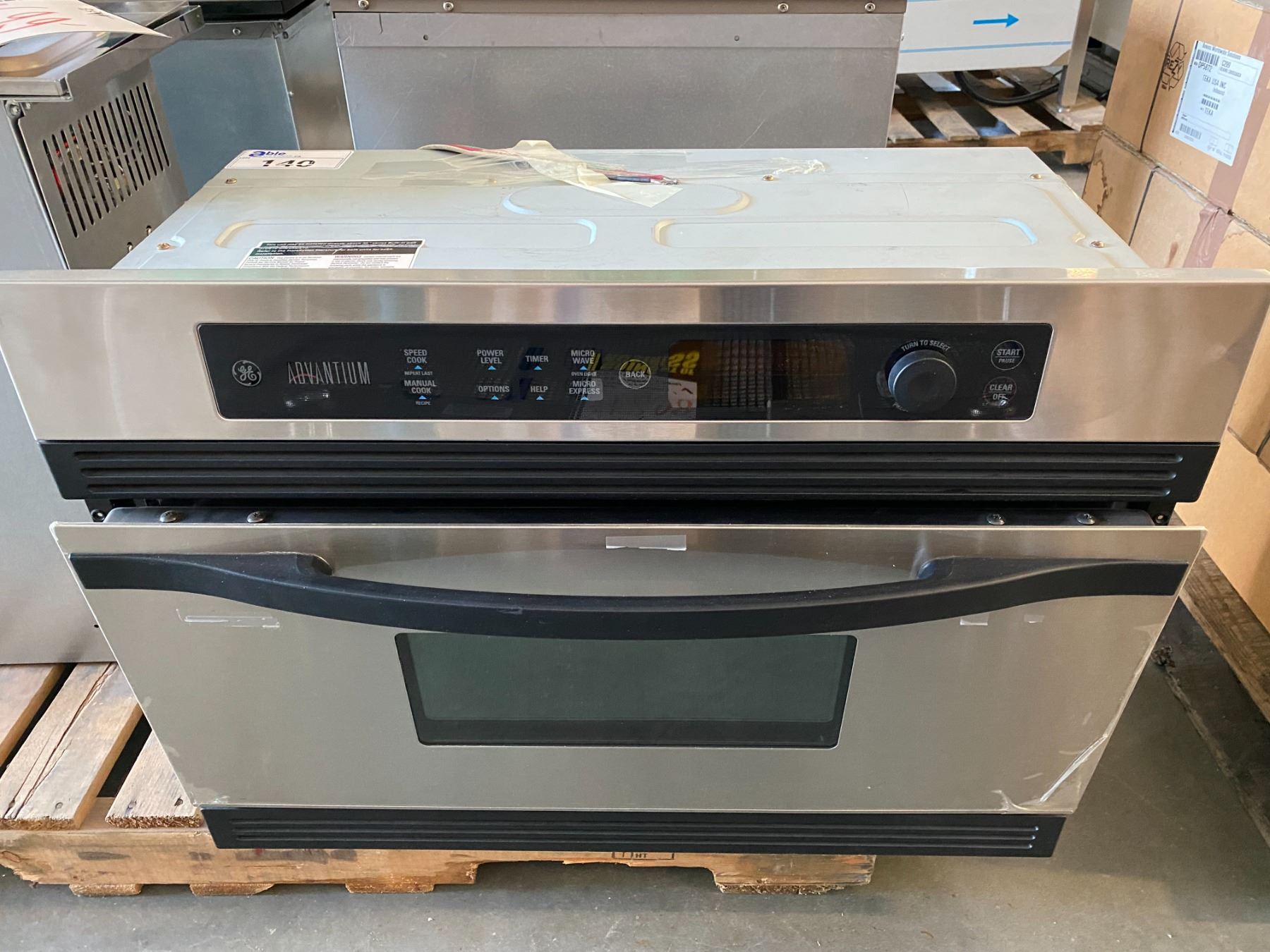 G.E ADVANTIUM SCBC2001CSS STAINLESS STEEL/BLACK WALL OVEN 30