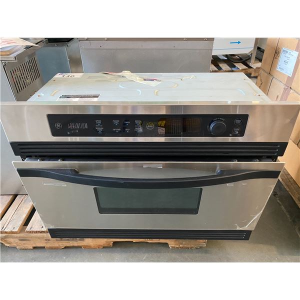G.E ADVANTIUM SCBC2001CSS STAINLESS STEEL/BLACK WALL OVEN 30"W