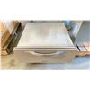 Image 2 : ULTRALINE DEWD170GG 27"W WARMING DRAWER