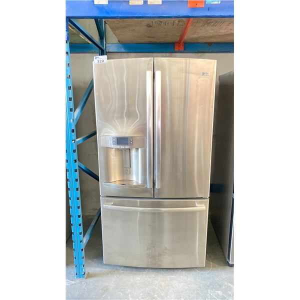 G.E PFE29PSDASS FRENCH DOOR FRIDGE, BOTTOM MOUNT FREEZER, ICE & WATER IN DOOR