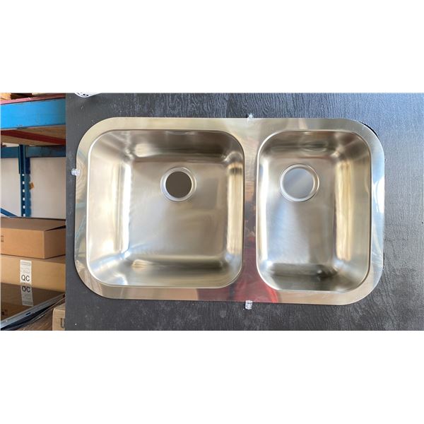 3 TEKA 125039 DOUBLE SINKS APPROX 30" X 18" UNDERMOUNT
