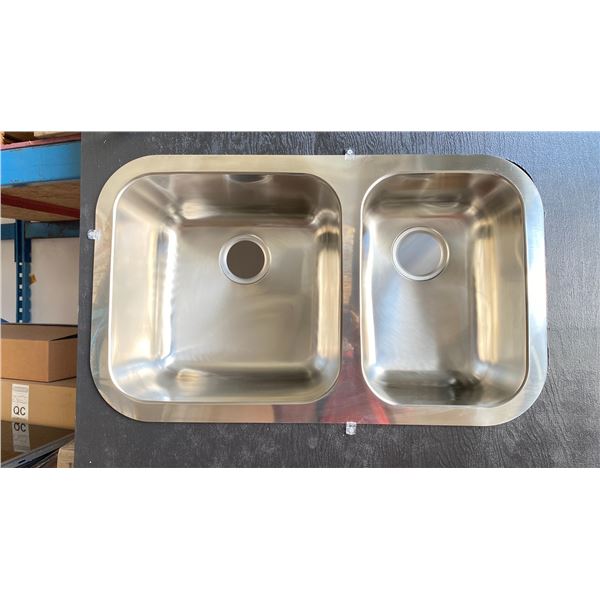 3 TEKA 125039 DOUBLE SINKS APPROX 30" X 18" UNDERMOUNT