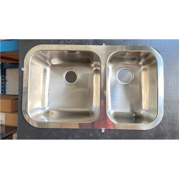 3 TEKA 125039 DOUBLE SINKS APPROX 30" X 18" UNDERMOUNT