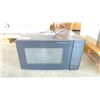 Image 1 : ELECTROLUX EI24M0451B 24" MICROWAVE