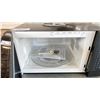 Image 3 : ELECTROLUX EI24M0451B 24" MICROWAVE