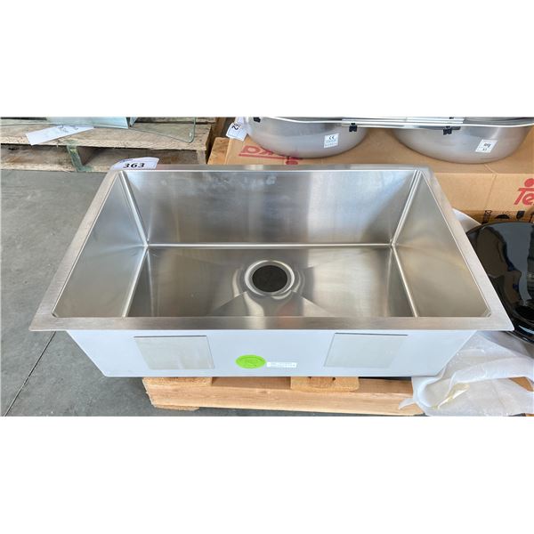 FLUID SINGLE SQUARE BASIN STAINLESS STEEL 29" X 18" X 9"
