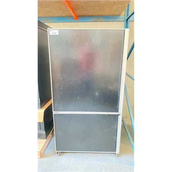 AMANA BRF20TE BLACK/STAINLESS STEEL REFRIGERATOR WITH BOTTOM FREEZER