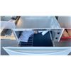 Image 3 : MIELE WHITE GLASS FACED WARMING DRAWER APPROX 27.5"W MODEL WD01