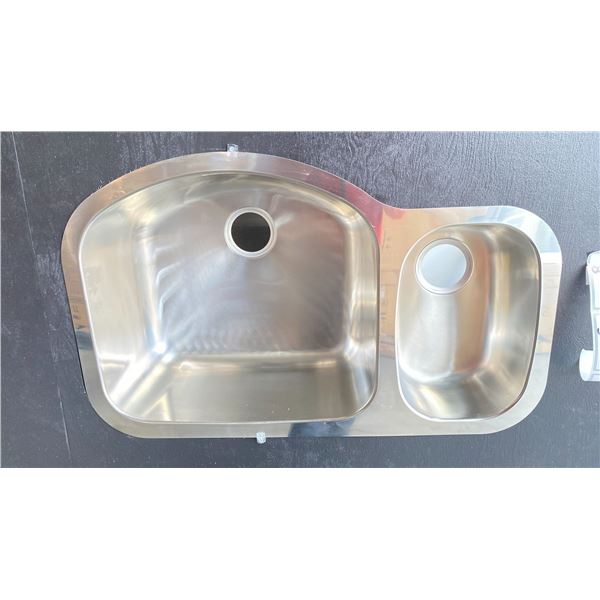 GROUP OF 17 TEKA 125104 STAINLESS STEEL UNDERMOUNT DOUBLE SINK