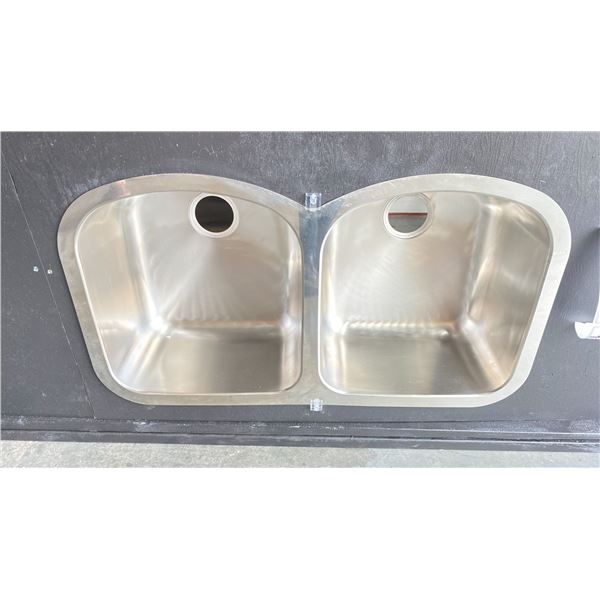 GROUP OF 10 TEKA  125068 STAINLESS STEEL UNDERMOUNT DOUBLE SINK