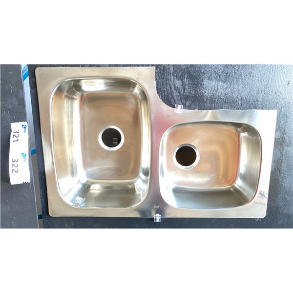GROUP OF 50 TEKA 011362 DOUBLE SINKS UNDERMOUNT APPROX 33" X 22"