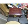 Image 3 : purses, jewlery box, train clock, train alarm clock