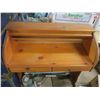 Image 3 : 39.5"x18"x41"H roll top desk