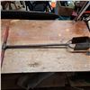 Image 1 : hand auger