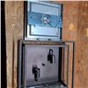 Image 2 : Flushmount Isola light square with bulbs (celing mount)