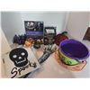 Image 1 : Lot of Halloween decor